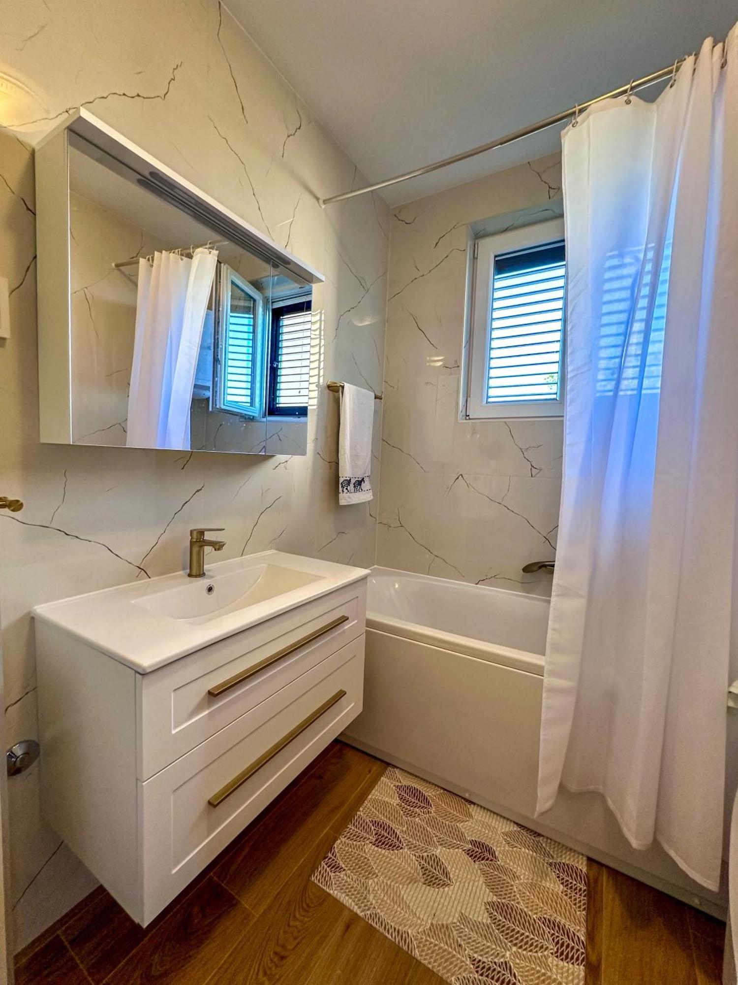 Apartment Ana Бетина Екстер'єр фото