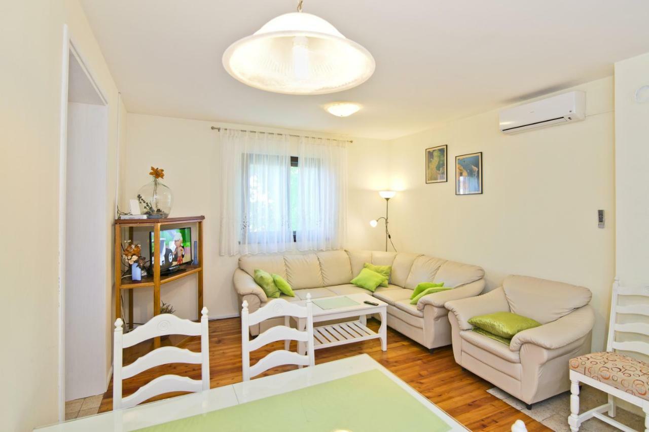 Apartment Ana Бетина Екстер'єр фото